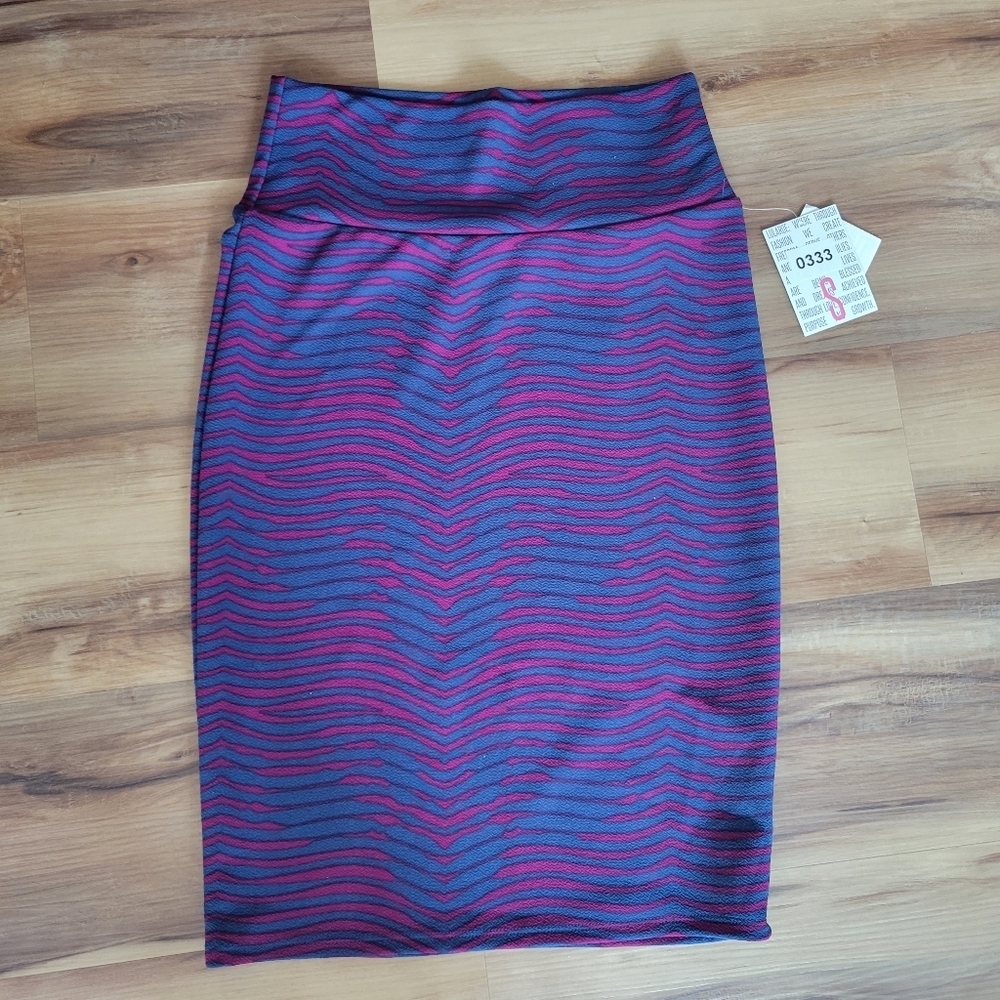 🔥 (5for$35) NWT LULAROE Soft Stretch "Cassie " Pencil Skirt pink/purple waves